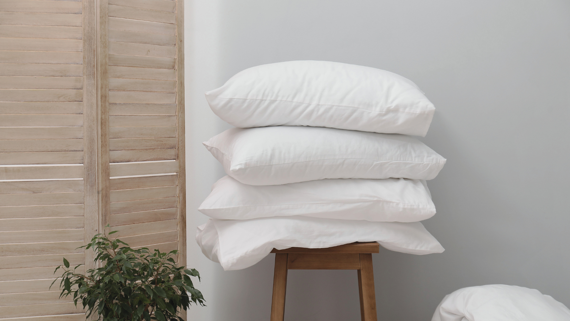 How to Choose the Right Pillowcase for Skin, Hair & Better Sleep