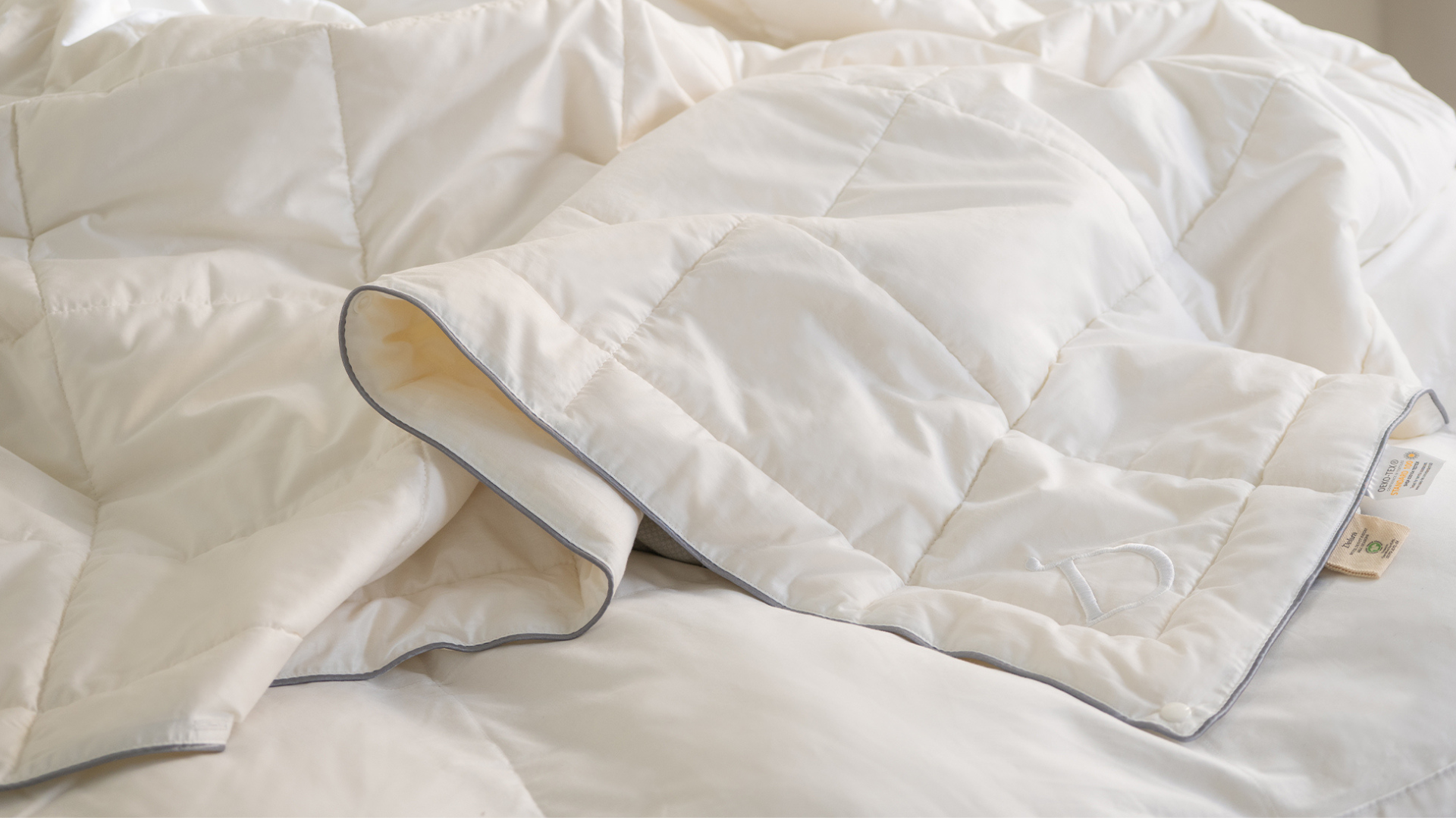 Why Wool Comforters Are Perfect For Both Hot And Cold Sleepers