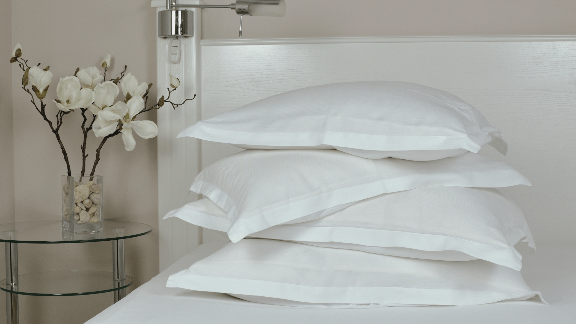 How to Choose the Right Pillows for Side and Back Sleepers - Delara