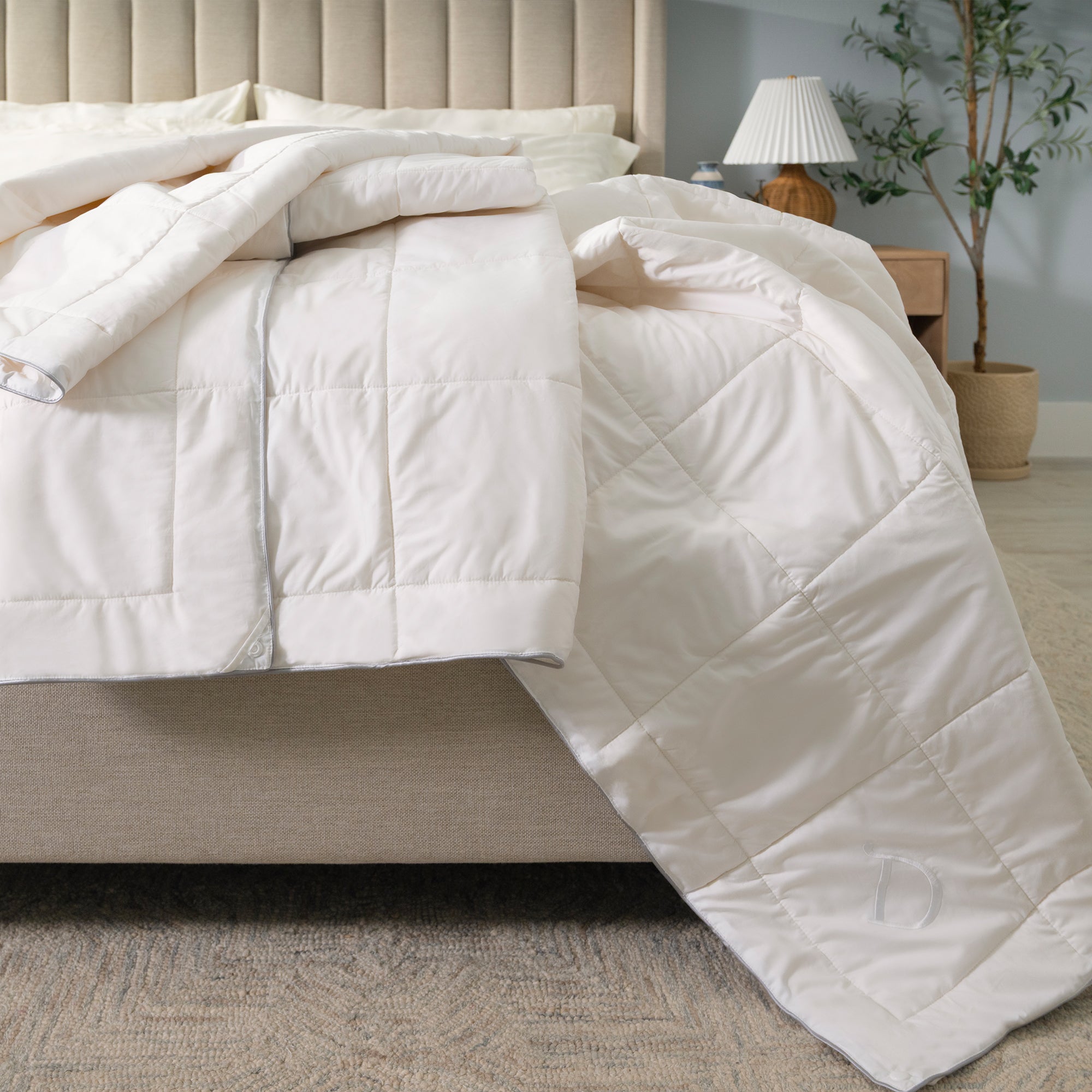 Light Weight Down Alternative Duvet - Delara