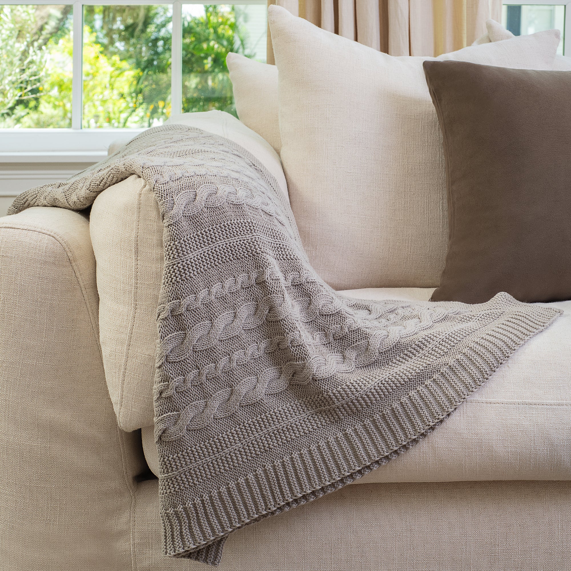 Organic Cotton Cable Knit Throw - DelaraHome